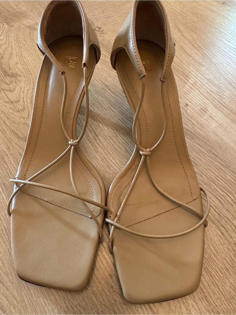 TOTEME The Leather Knot Sandal caramel - Picture 14 of 14